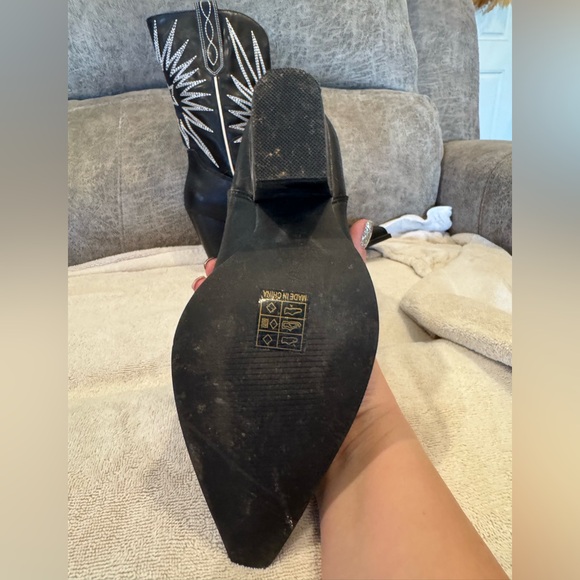 Liya Embroidered Heeled Western Boot - BLACK - Size 9 - Picture 4 of 5